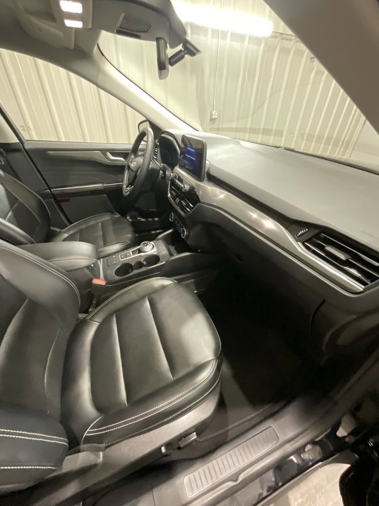 Used 2022 Ford Escape Titanium image 14