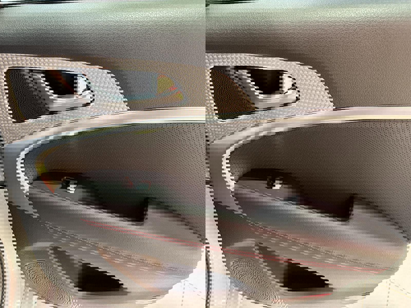 Used 2023 Genesis G70 2.0T w/ Sport Prestige Package image 26