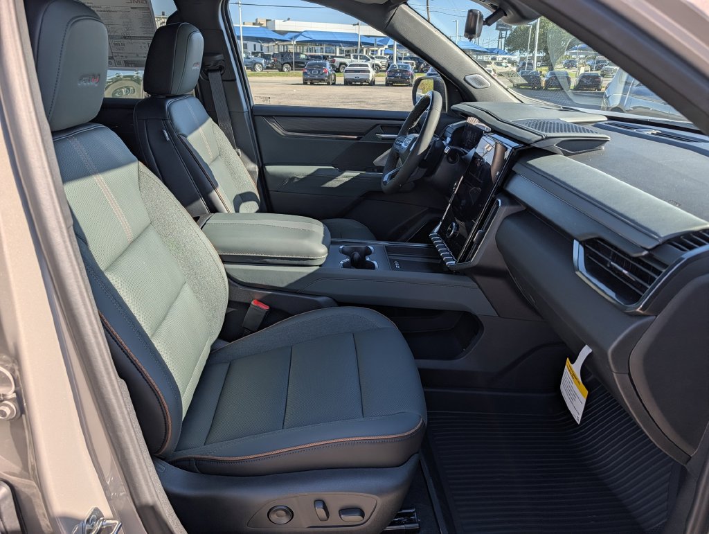 New 2027 GMC Acadia AT4 w/ AT4 Reserve Package AWD/4WD image 33