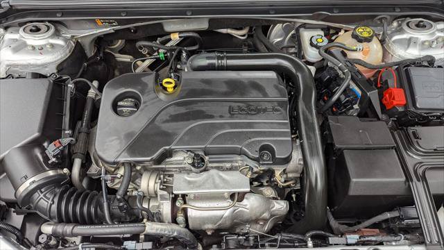 Used 2022 Chevrolet Malibu LT FWD image 27