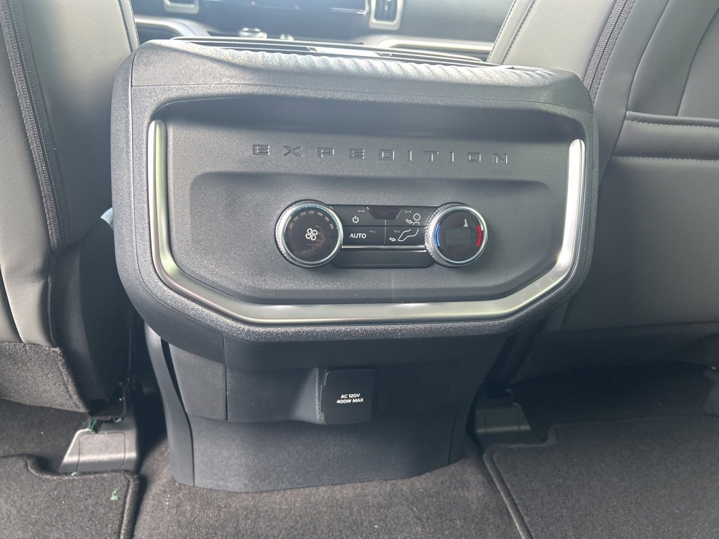 New 2025 Ford Expedition Active image 14