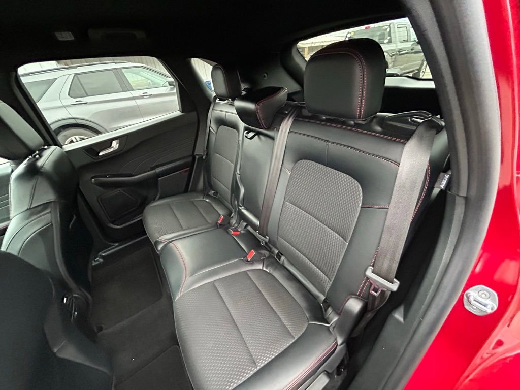 Used 2025 Ford Escape ST-Line Elite image 18