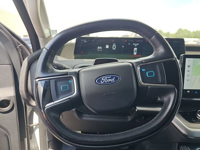 Used 2025 Ford Expedition Platinum AWD/4WD image 10