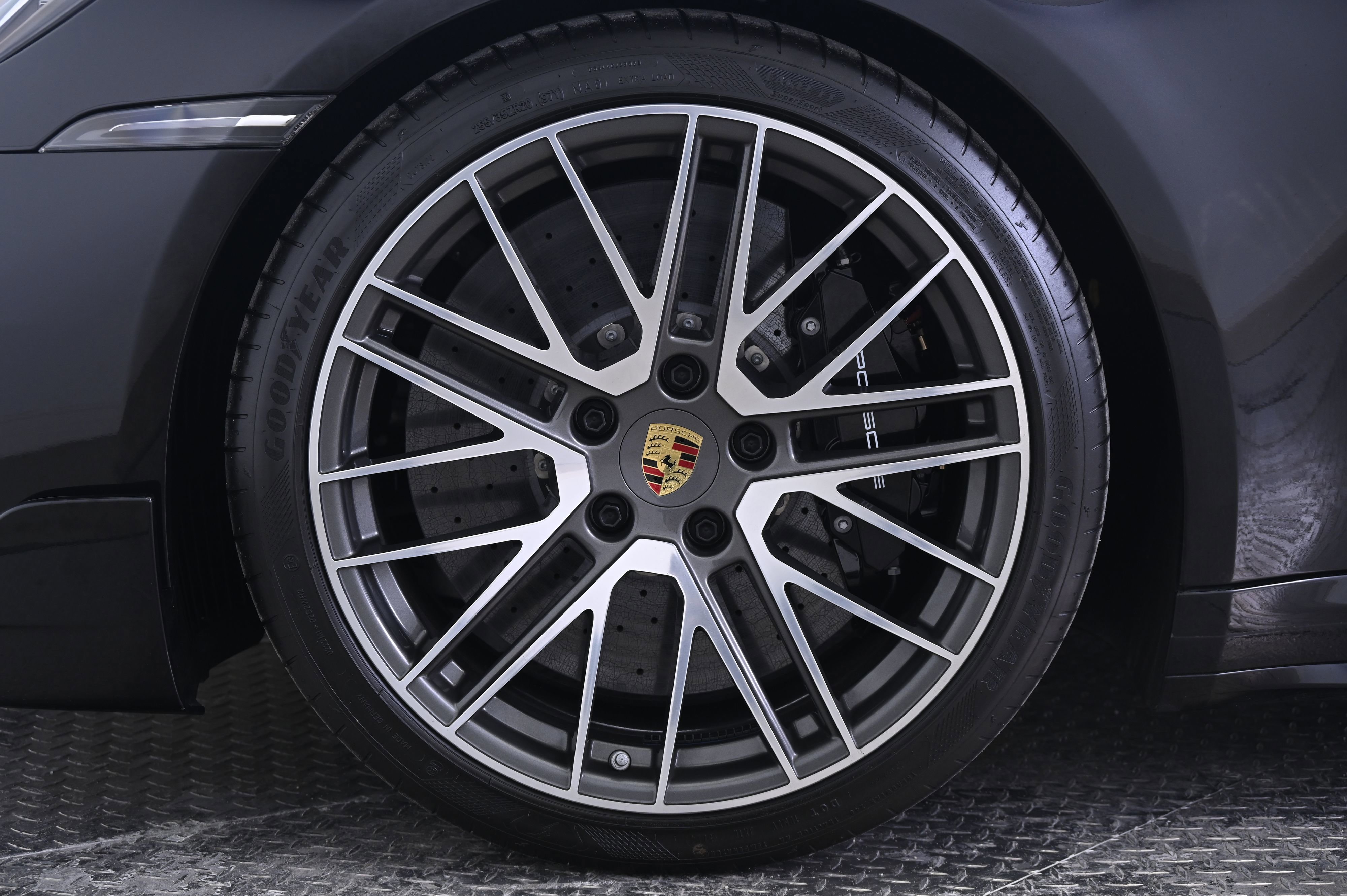 Used 2025 Porsche 911 Turbo image 11