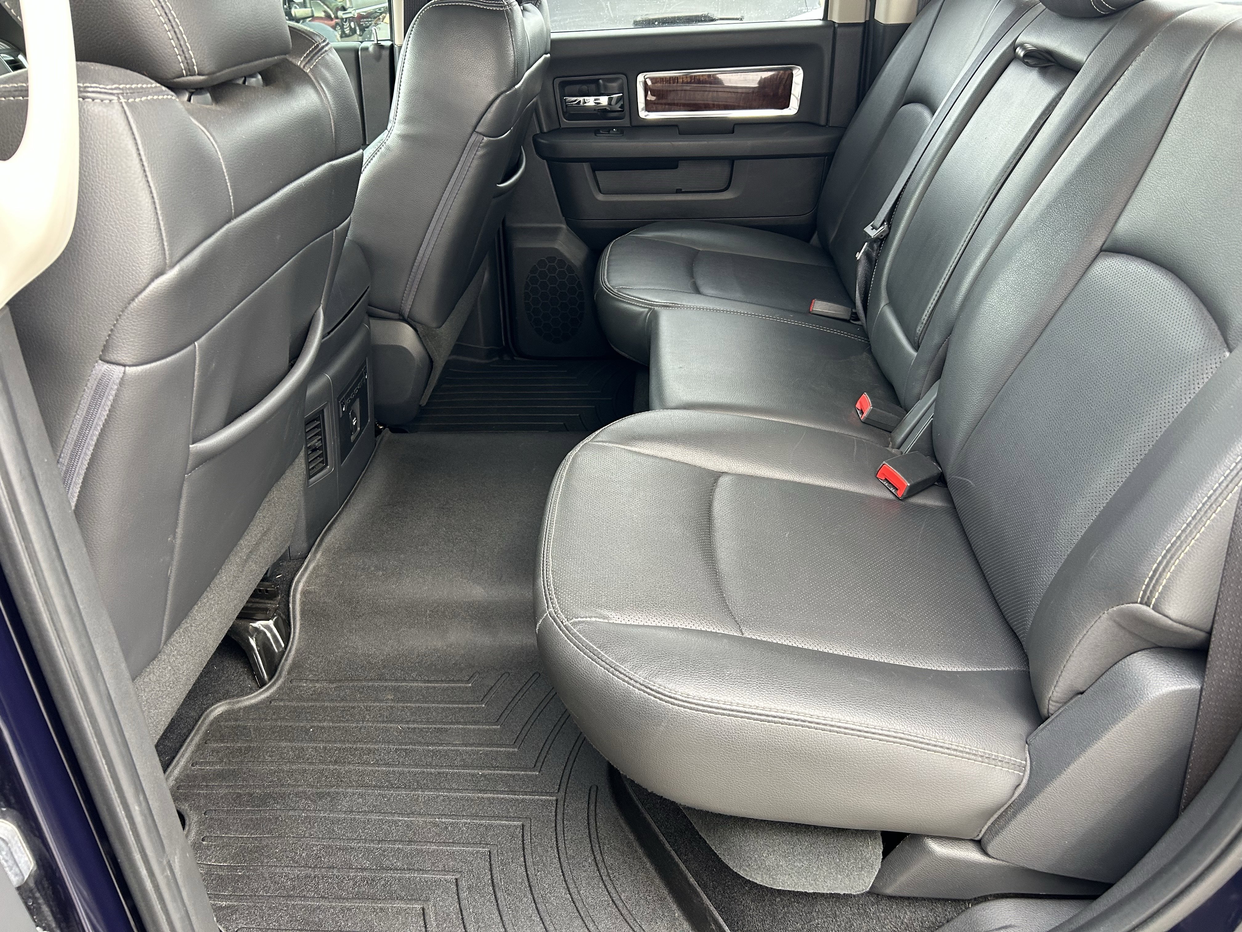 Used 2012 RAM 1500 Laramie image 18