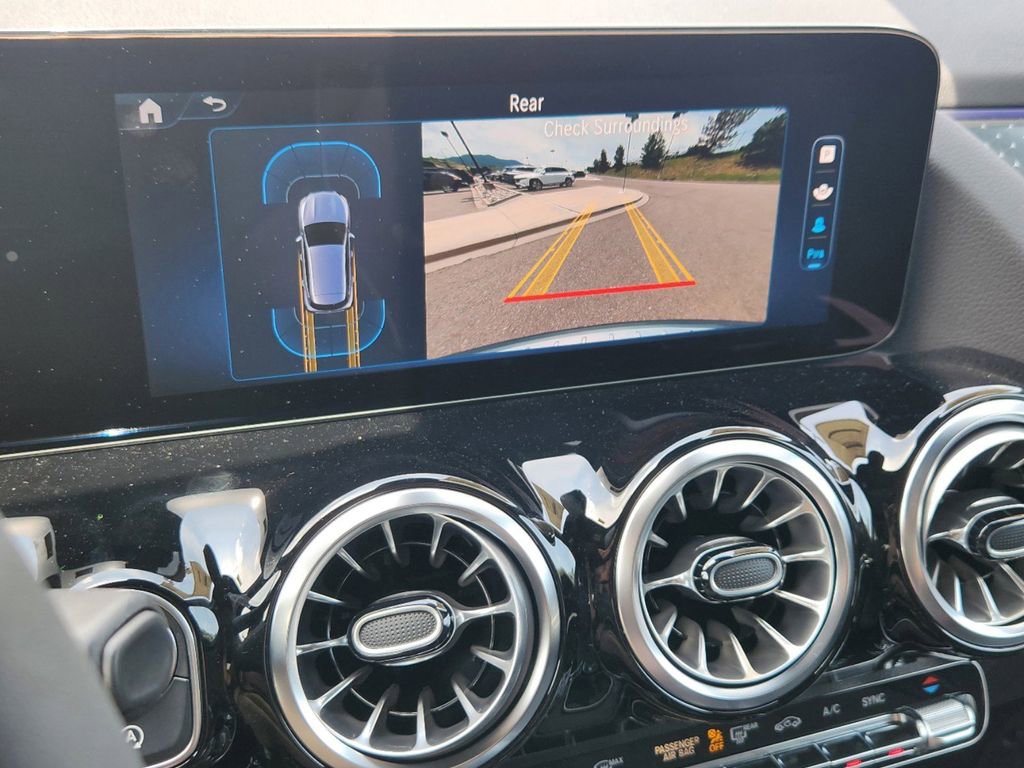 Used 2025 Mercedes-Benz GLA 250 4MATIC image 27