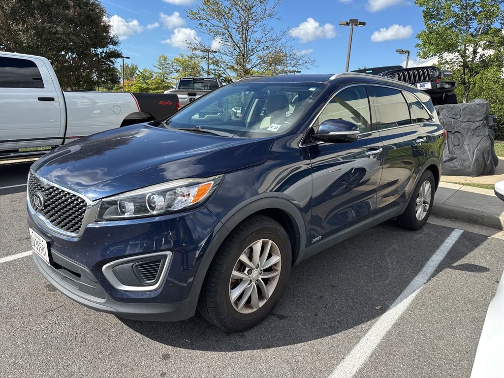 Used 2017 Kia Sorento LX w/ LX Convenience Package