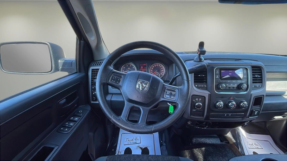 Used 2014 RAM 1500 4x4 Crew Cab w/ Exterior Appearance Group image 7