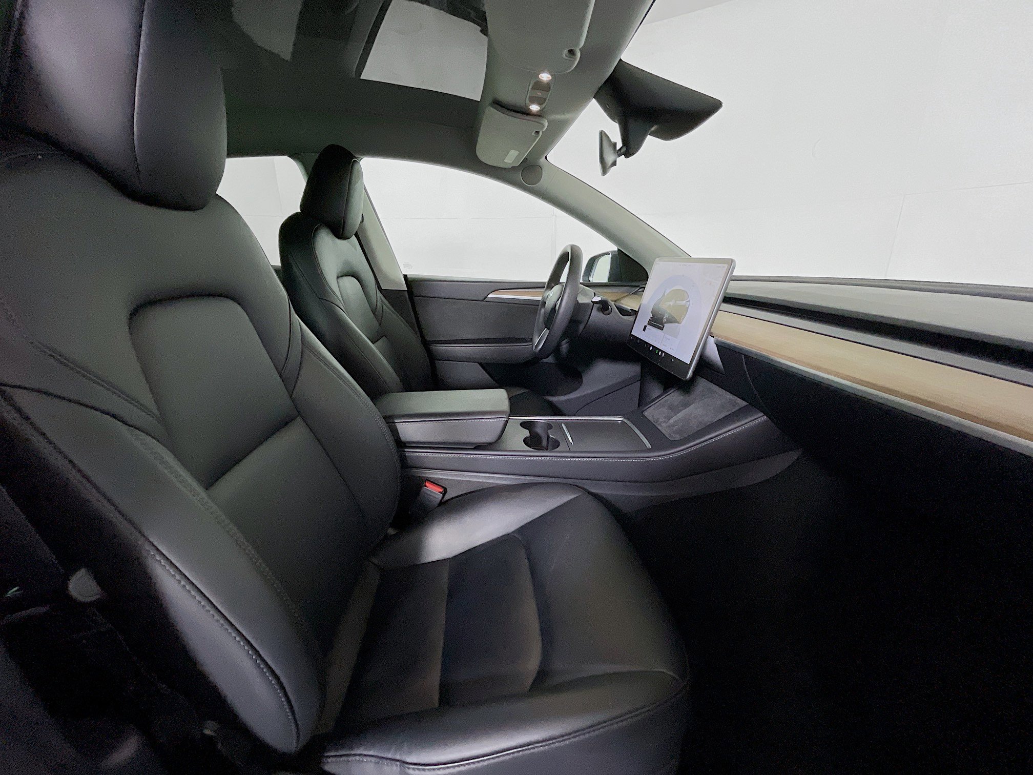 Used 2024 Tesla Model Y Long Range image 30