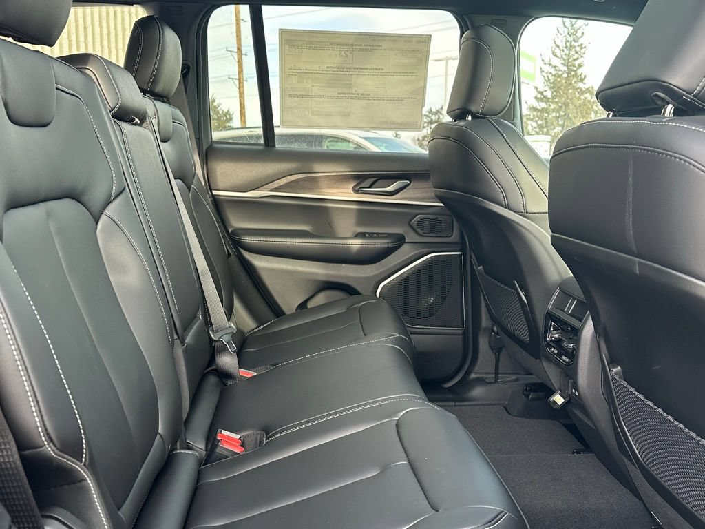 New 2026 Jeep Grand Cherokee Limited AWD/4WD image 18