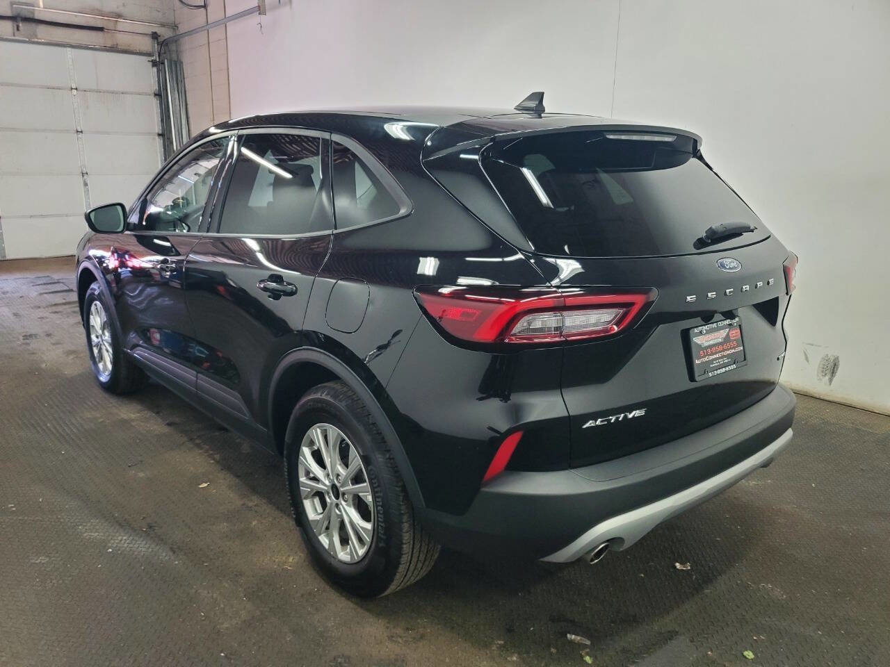 Used 2025 Ford Escape Active AWD/4WD image 5