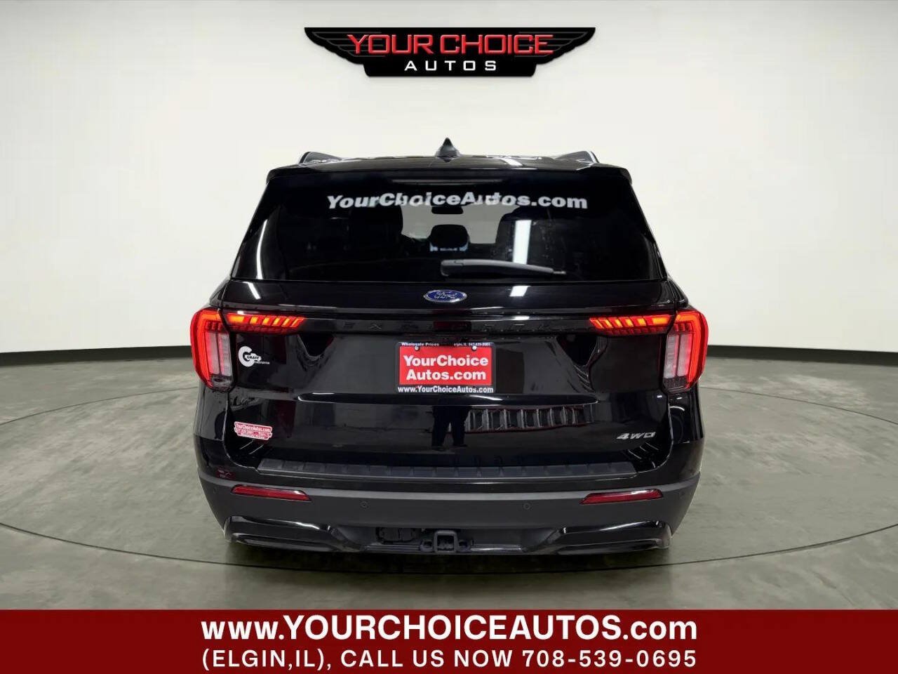 Used 2025 Ford Explorer ST-Line w/ ST-Line Street Pack AWD/4WD image 4