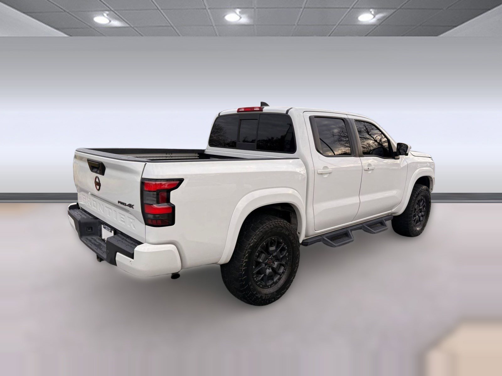 Used 2022 Nissan Frontier PRO-4X w/ Pro-4X Premium Package image 9