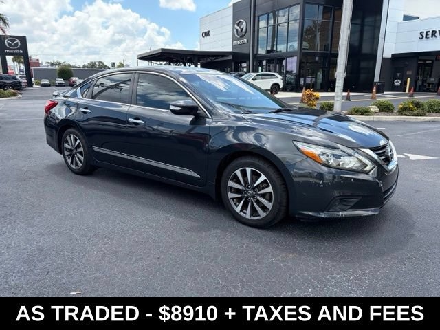 Used 2017 Nissan Altima 2.5 SL w/ 2.5 Technology Package