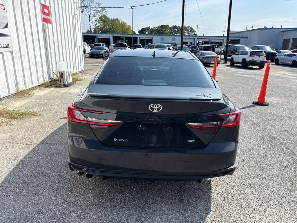 Used 2025 Toyota Camry SE w/ Convenience Package FWD image 7