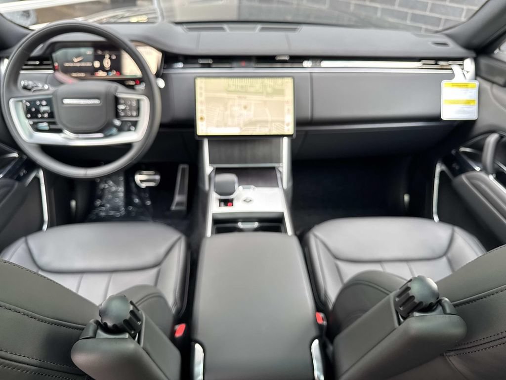 New 2026 Land Rover Range Rover Long Wheelbase SE AWD/4WD image 19