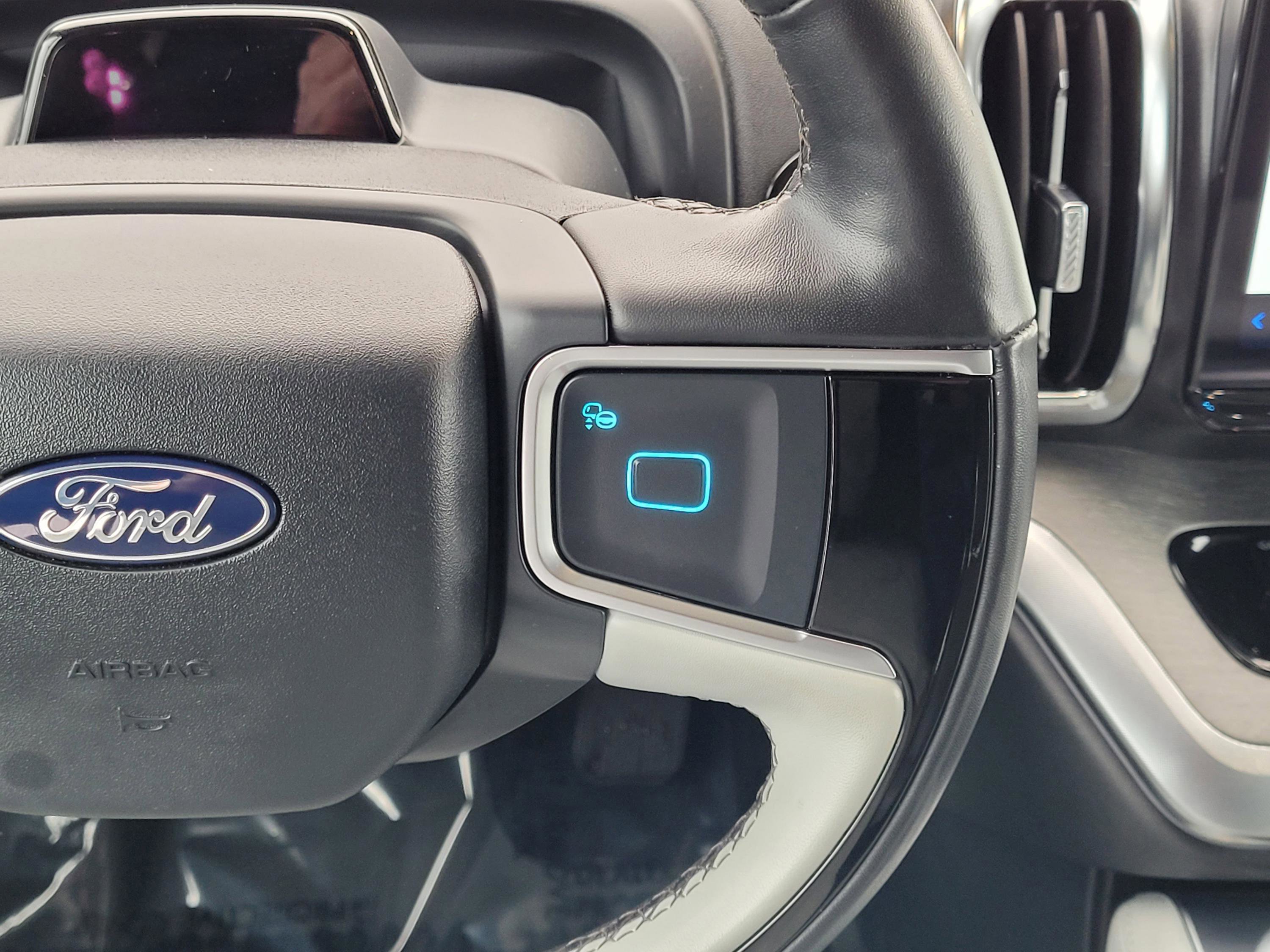 Used 2025 Ford Expedition Max Platinum image 11
