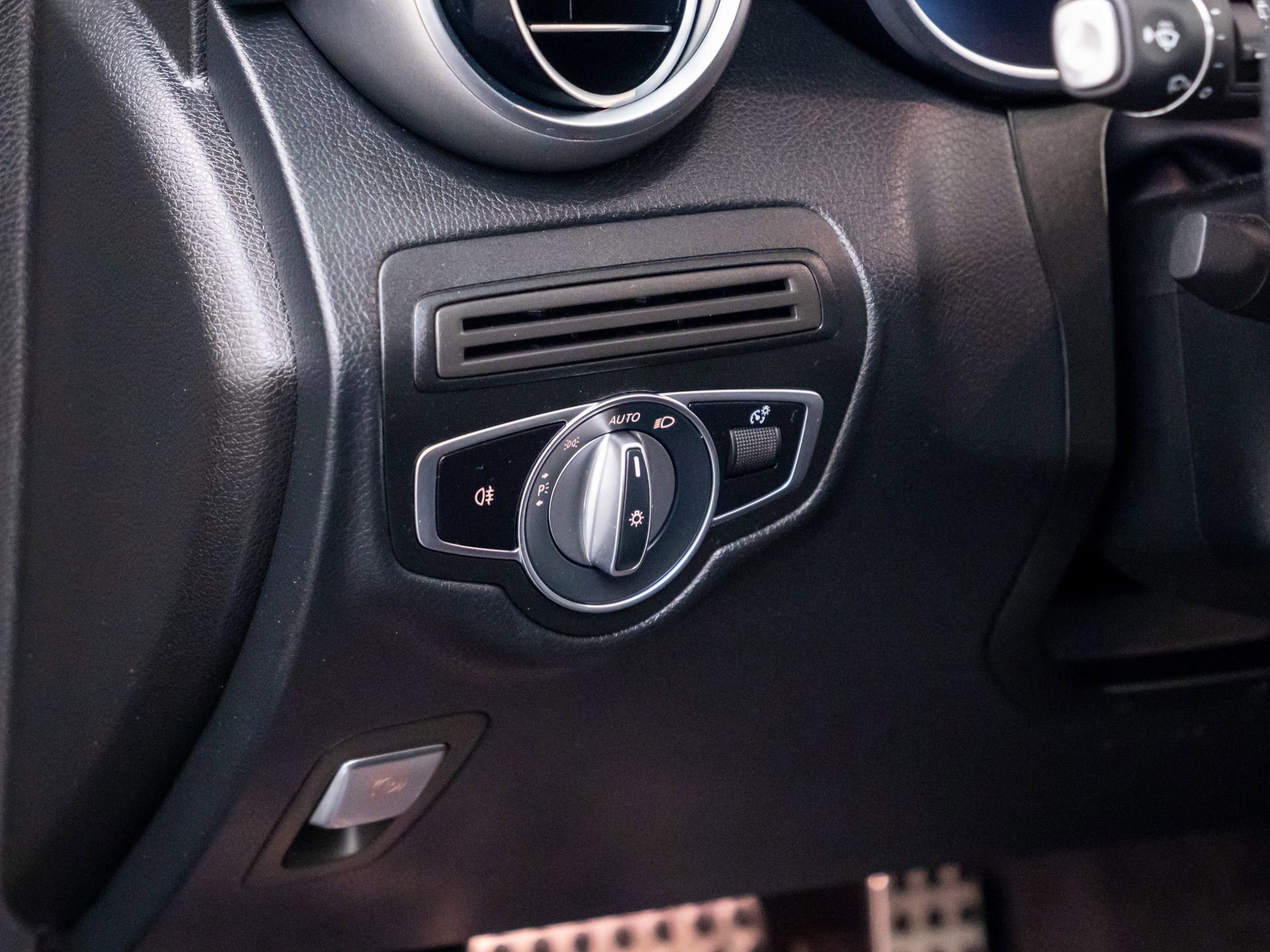 Used 2020 Mercedes-Benz GLC 300 4MATIC image 19