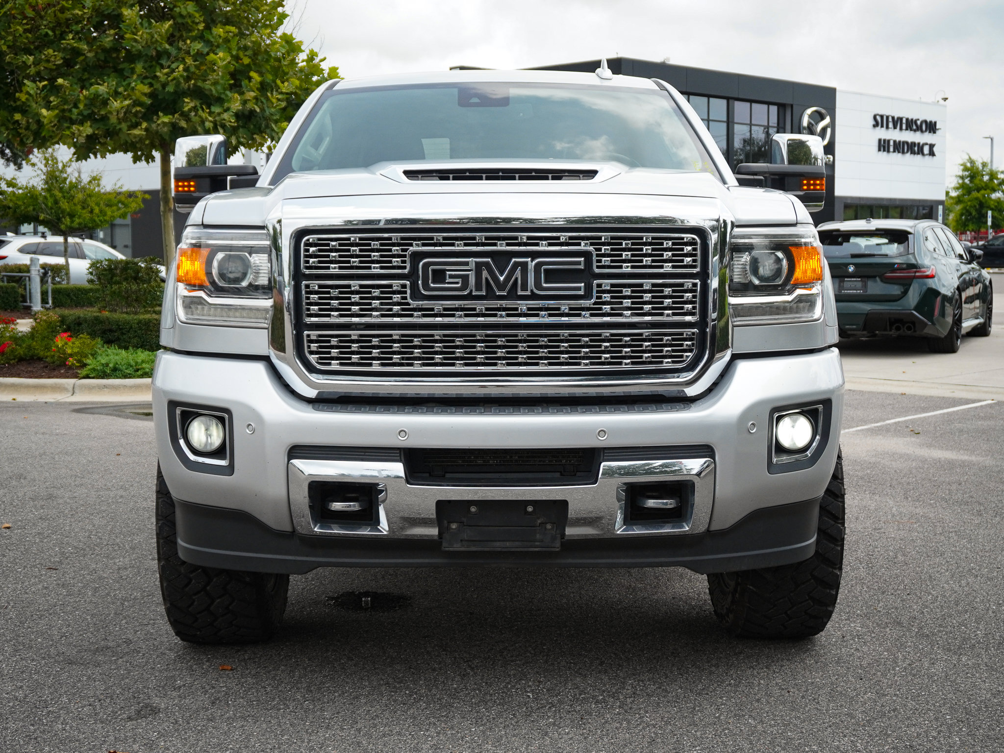Used 2019 GMC Sierra 2500 Denali w/ Duramax Plus Package AWD/4WD image 5