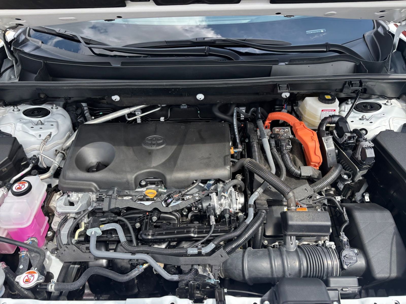 Used 2025 Toyota RAV4 LE image 31