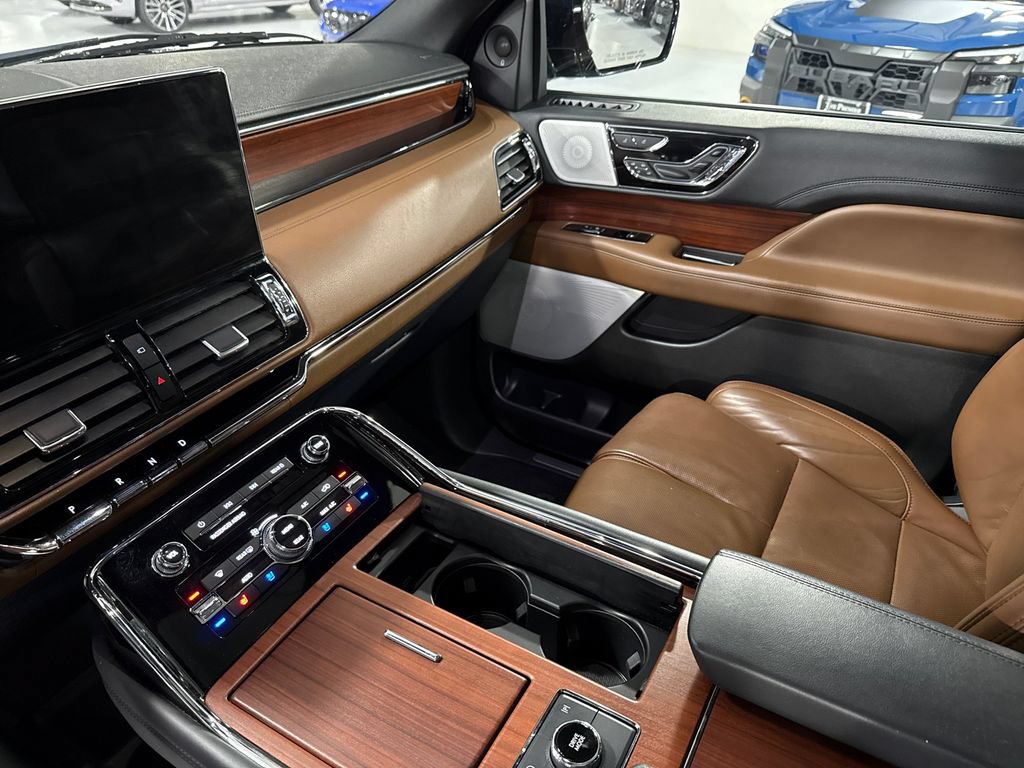 Used 2023 Lincoln Navigator L Reserve AWD/4WD image 20