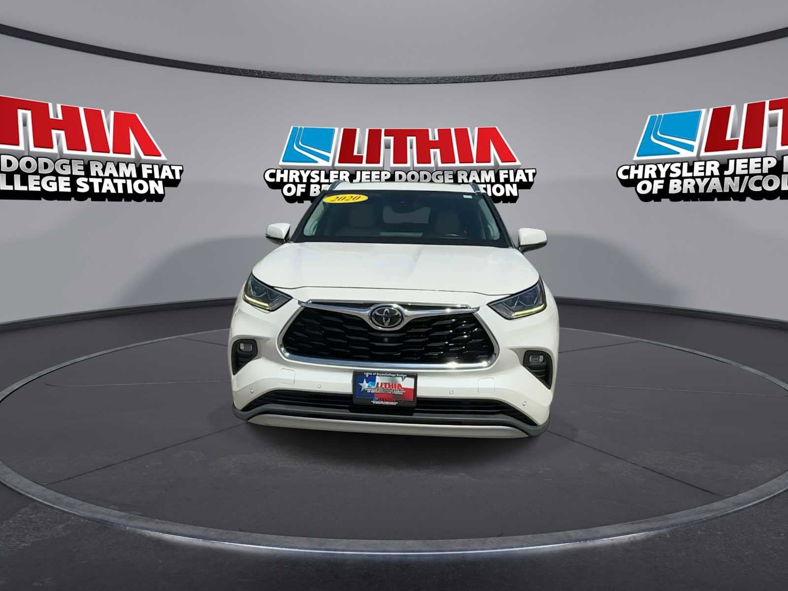 Used 2020 Toyota Highlander Platinum image 3