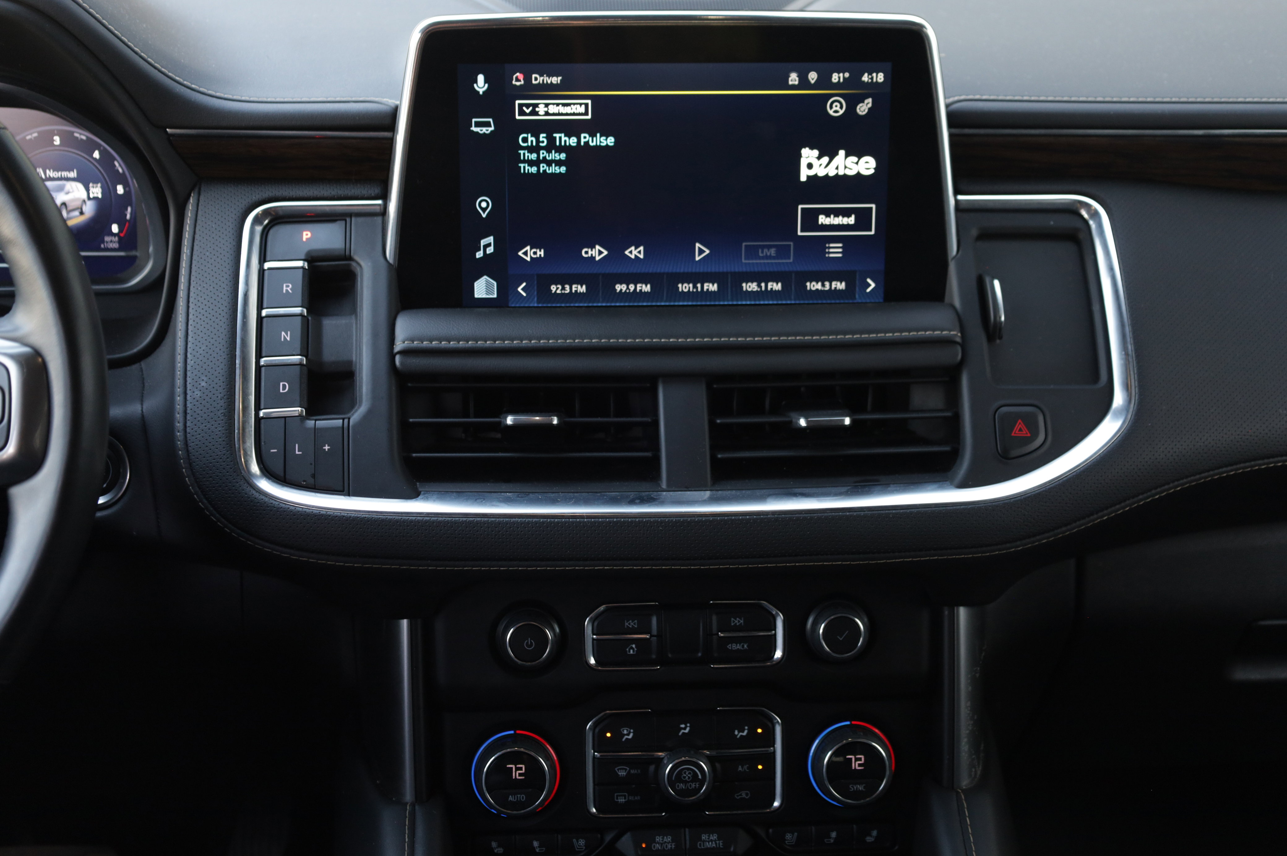 Used 2023 Chevrolet Suburban Premier image 8