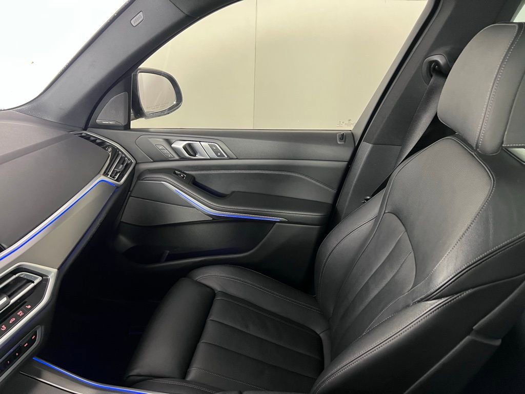Used 2019 BMW X5 xDrive50i w/ M Sport Package image 24