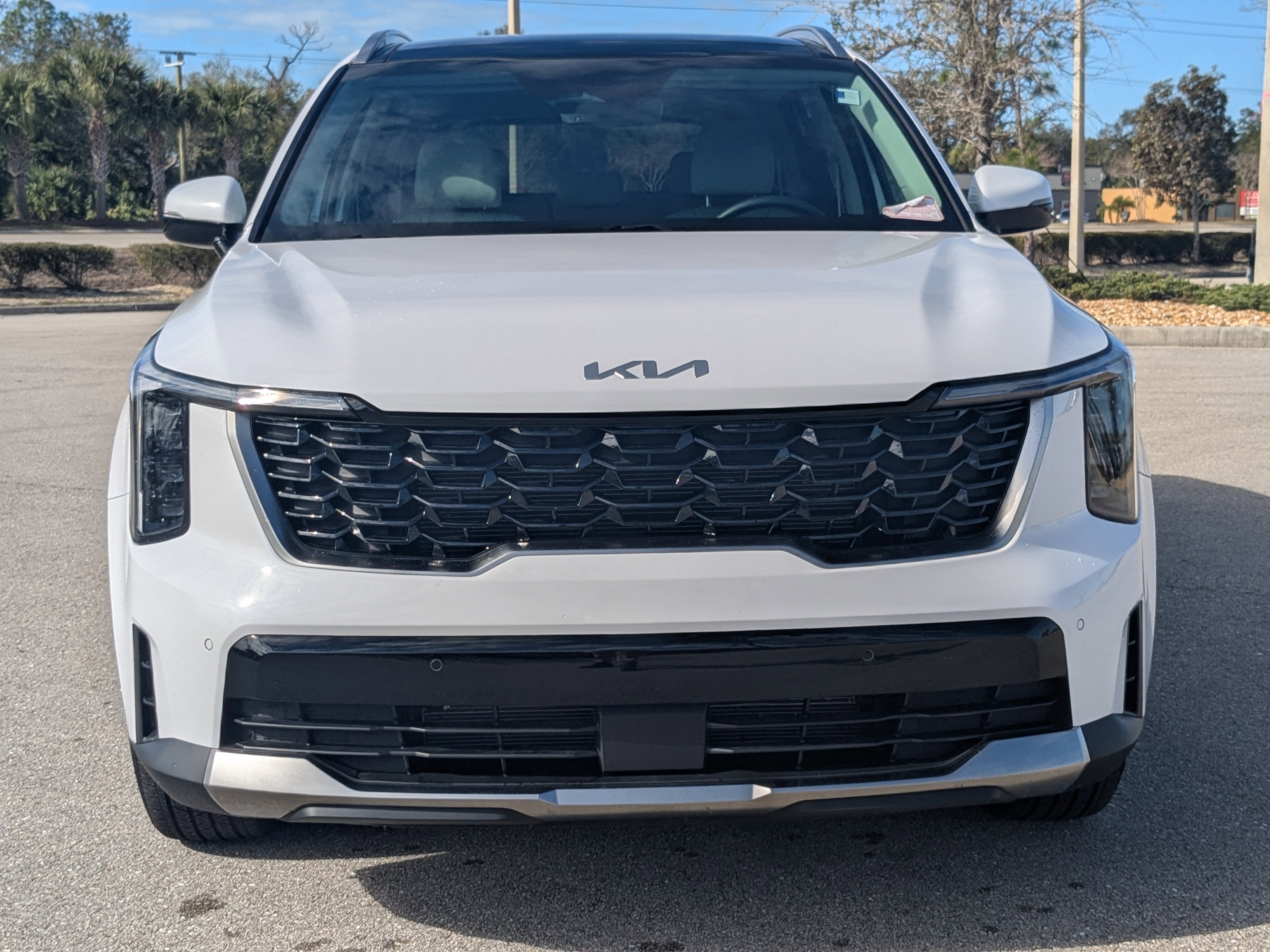 Certified 2025 Kia Sorento S w/ Panoramic Sunroof Package image 3