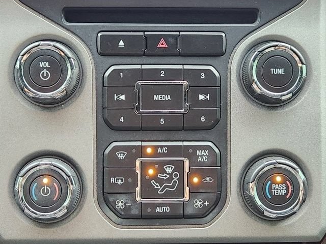 Used 2015 Ford F250 Lariat w/ Lariat Ultimate Package AWD/4WD image 18