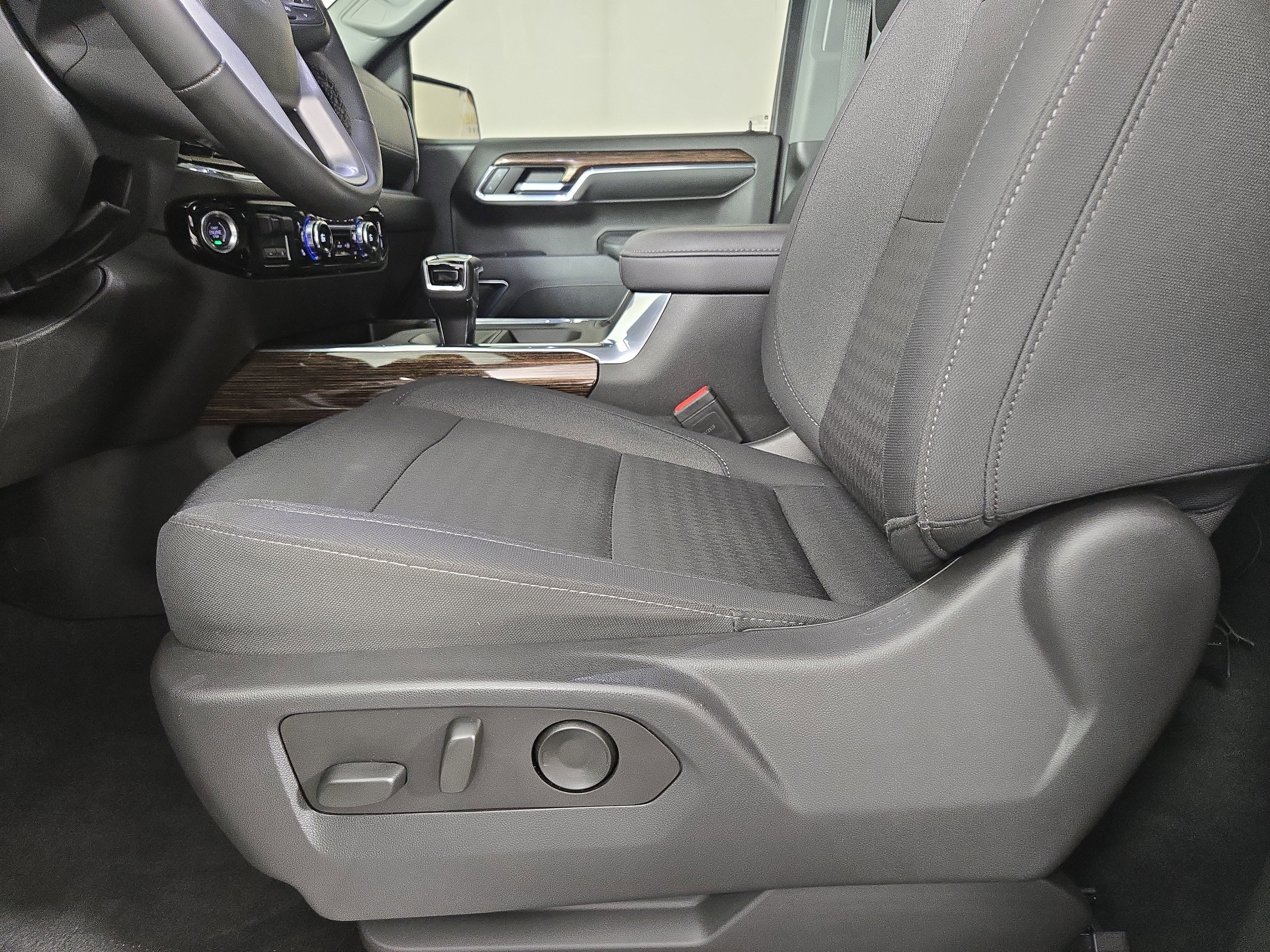 Certified 2023 GMC Sierra 1500 Elevation w/ Preferred Package AWD/4WD image 29