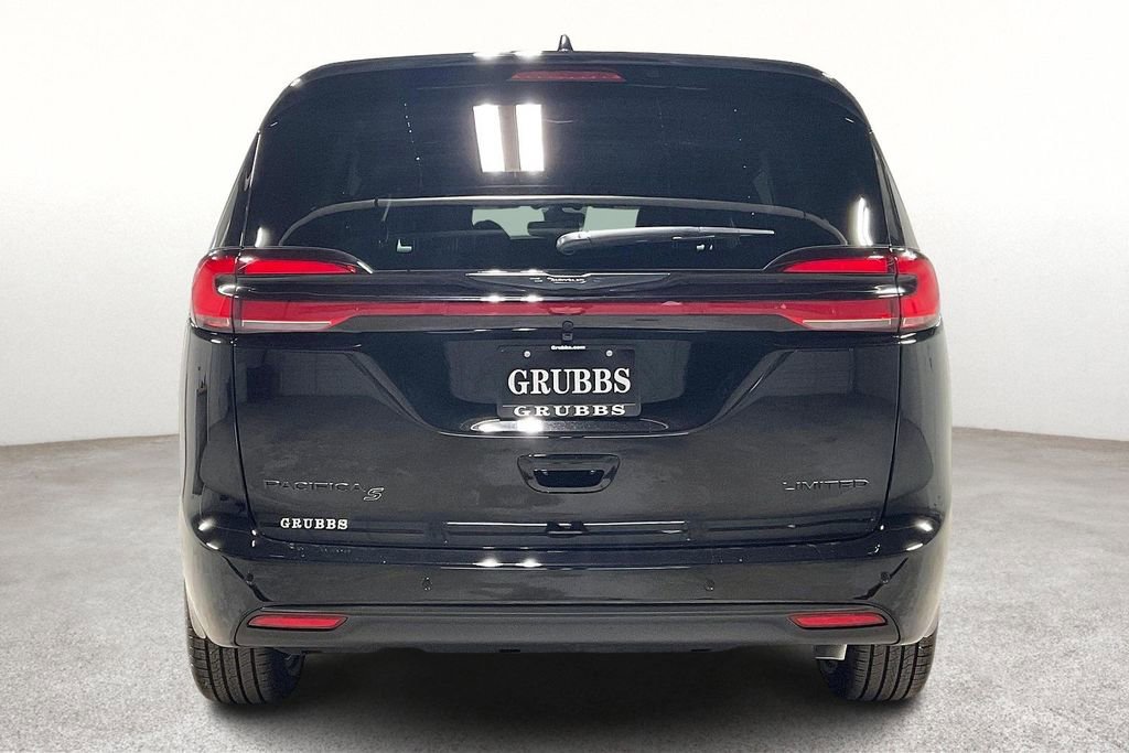 New 2026 Chrysler Pacifica Limited w/ Uconnect Theater Family Group FWD image 5