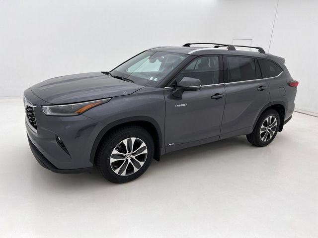 Used 2021 Toyota Highlander XLE image 5
