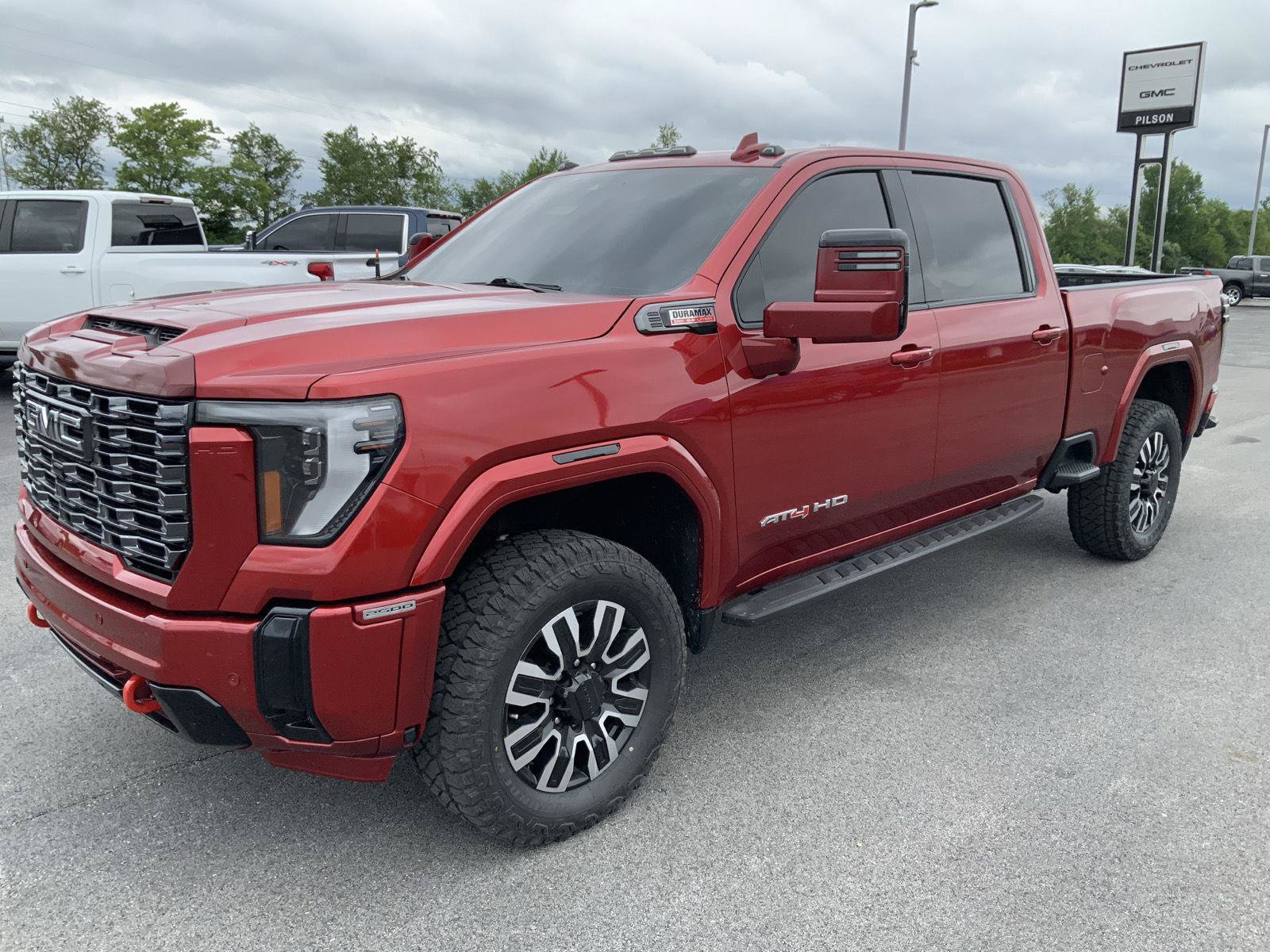 Used 2025 GMC Sierra 2500 AT4 w/ AT4 Premium Plus Package AWD/4WD image 4