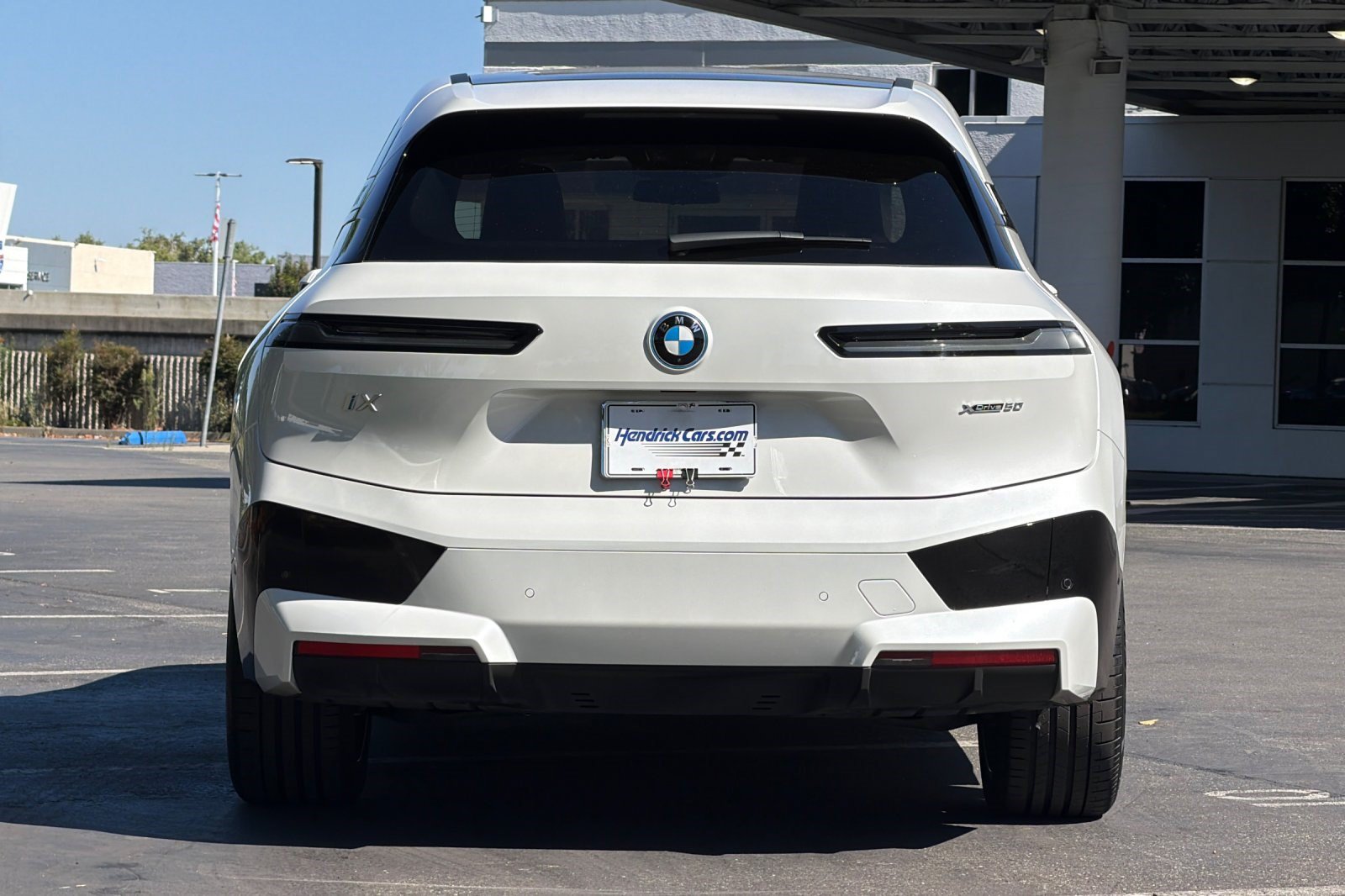 Used 2024 BMW iX xDrive50 w/ Sport Package AWD/4WD image 6