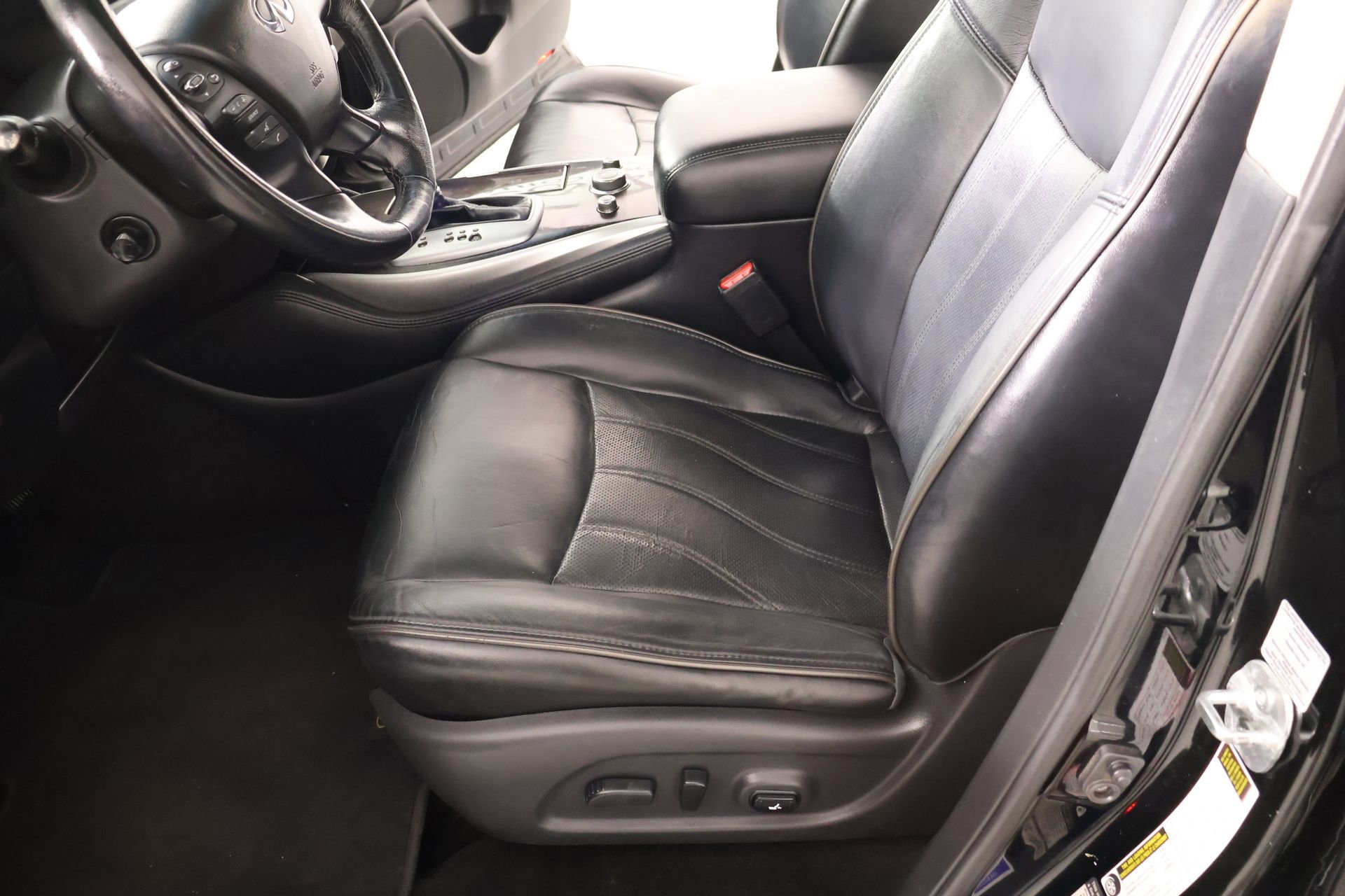 Used 2015 INFINITI QX60 AWD w/ Premium Plus Package image 12