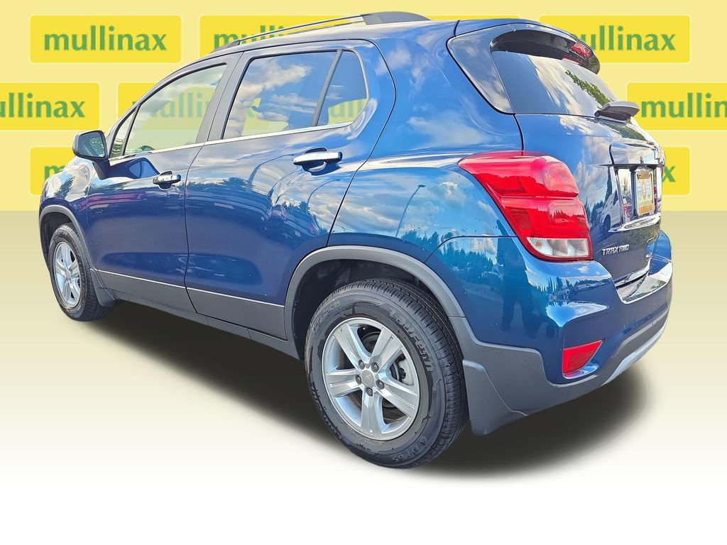 Used 2020 Chevrolet Trax LT w/ LT Convenience Package AWD/4WD image 12
