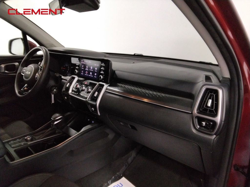 Used 2022 Kia Sorento LX image 35