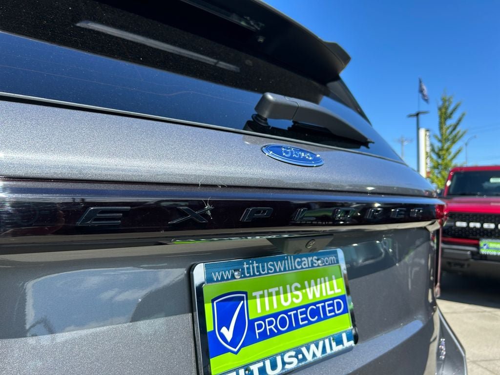 Used 2025 Ford Explorer ST AWD/4WD image 32