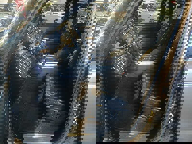 Used 2018 Land Rover Range Rover Sport HSE image 13