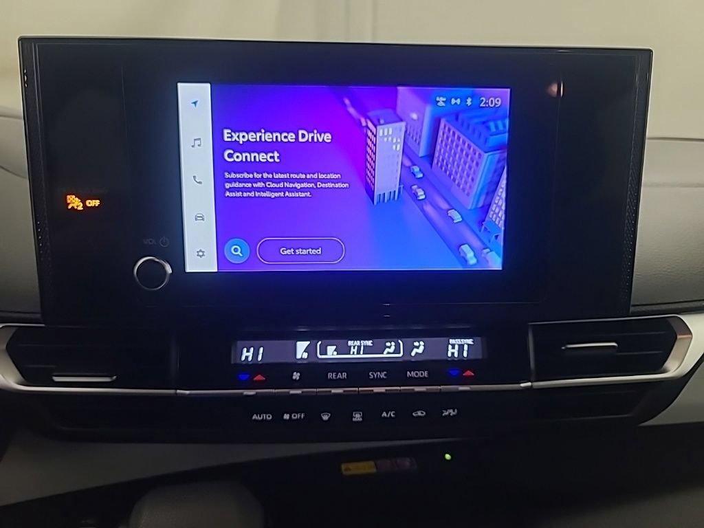 Used 2025 Toyota Sienna LE FWD image 36