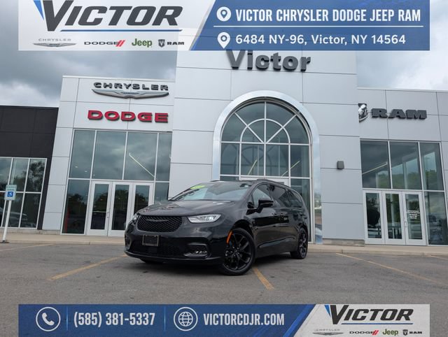 Used 2025 Chrysler Pacifica Limited