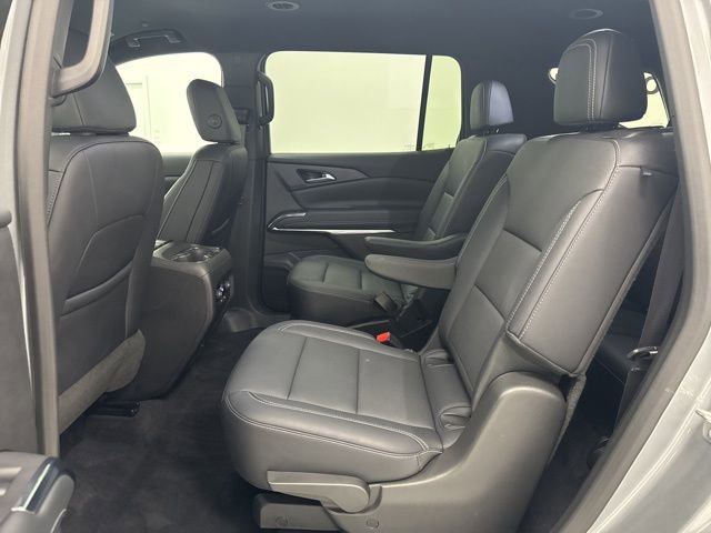 Used 2025 Chevrolet Traverse LT FWD image 26