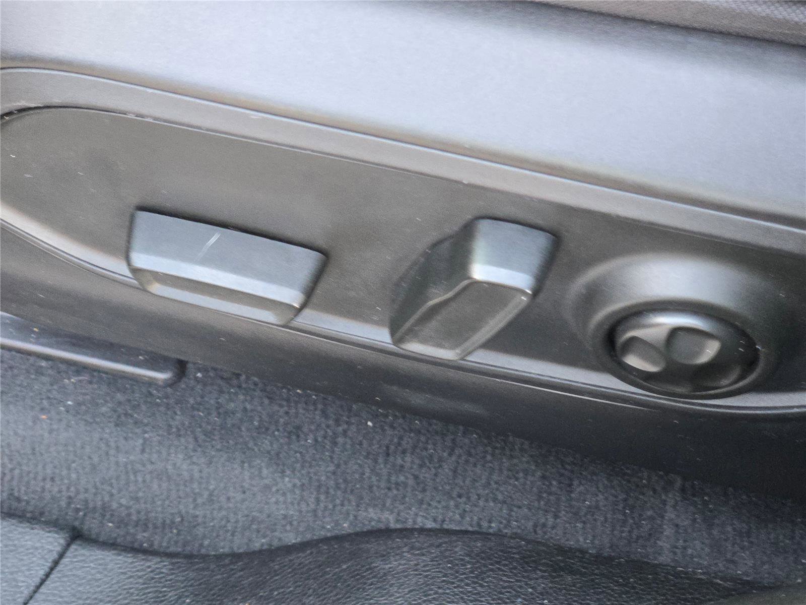 Used 2024 Jeep Grand Cherokee Altitude image 27