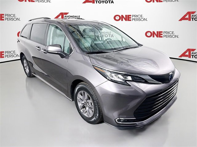 Certified 2023 Toyota Sienna XLE image 1