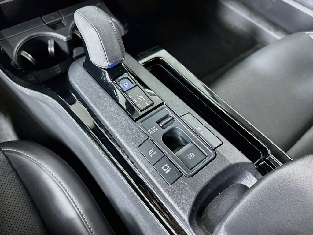 Used 2024 Toyota Prius XLE FWD image 23