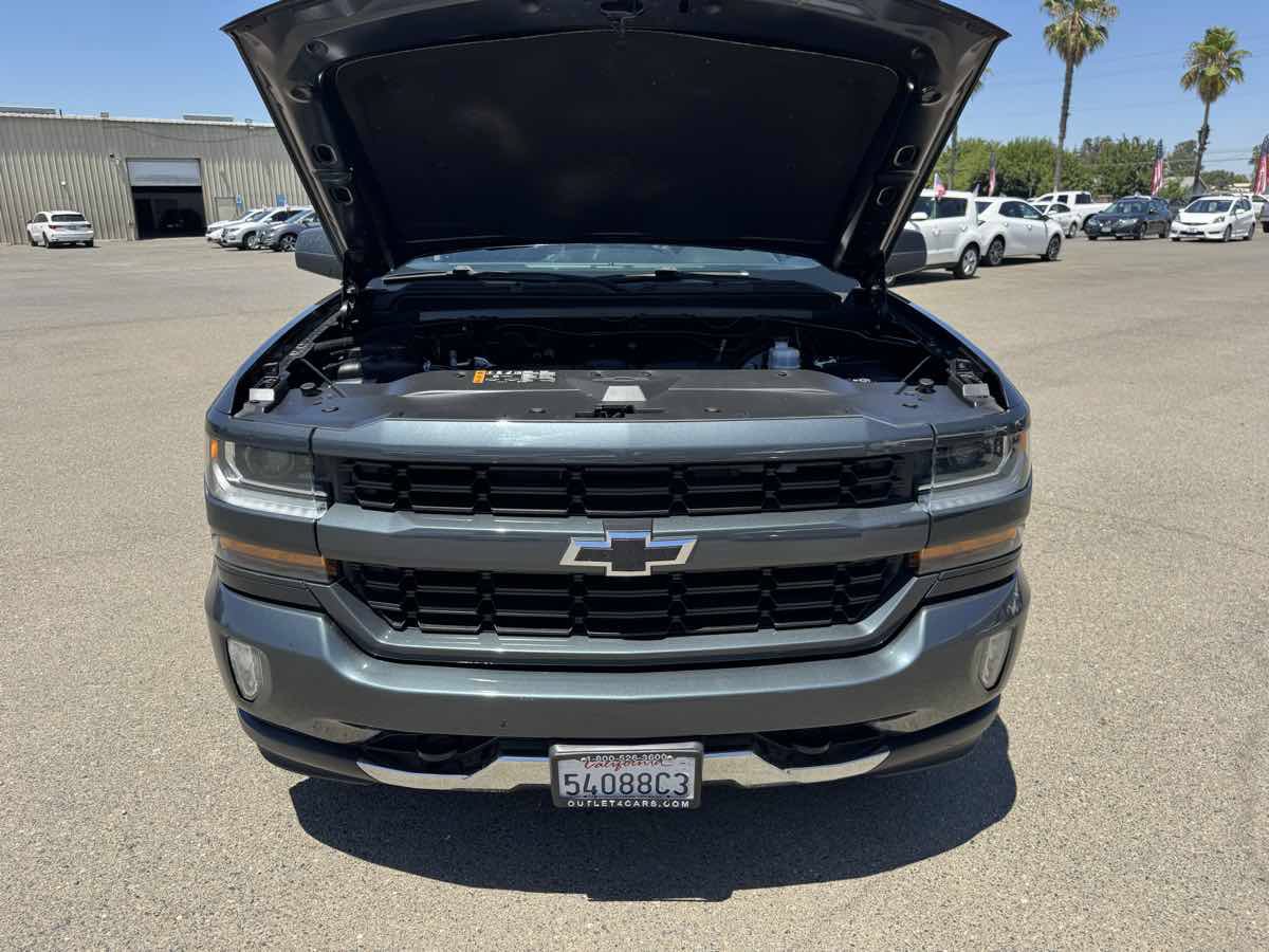 Used 2018 Chevrolet Silverado 1500 LT w/ All Star Edition AWD/4WD image 40