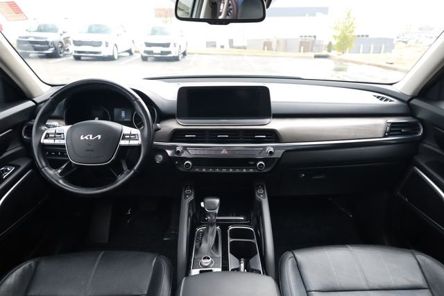 Used 2022 Kia Telluride EX w/ EX Premium Package image 16