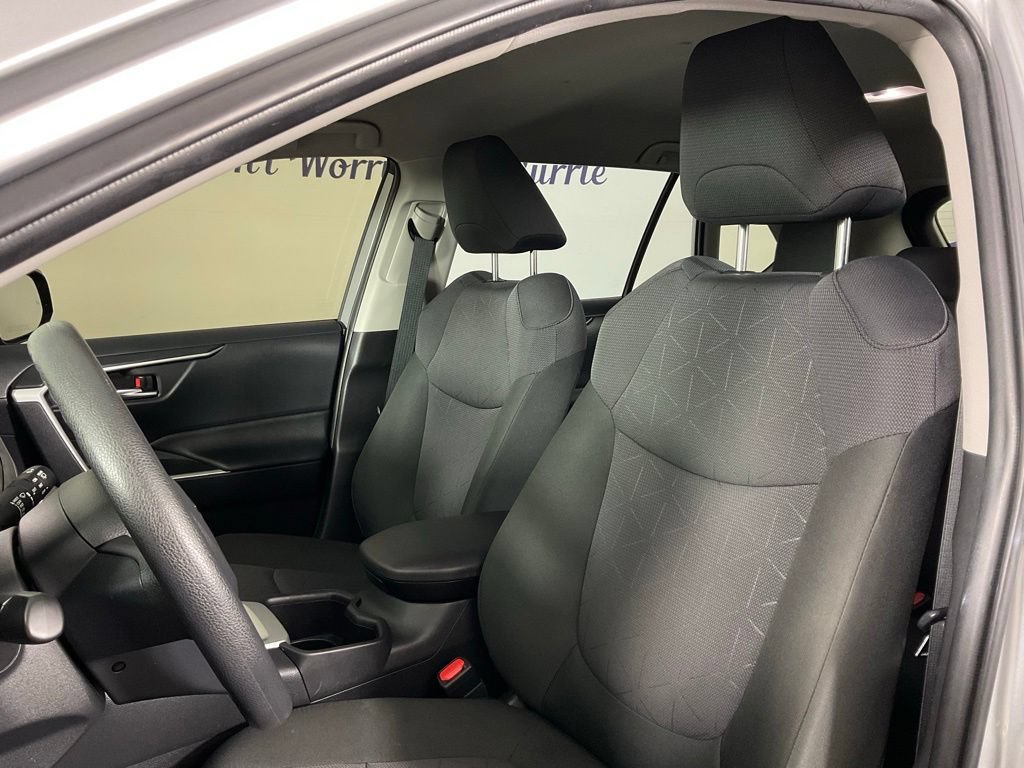 Used 2025 Toyota RAV4 XLE AWD/4WD image 14