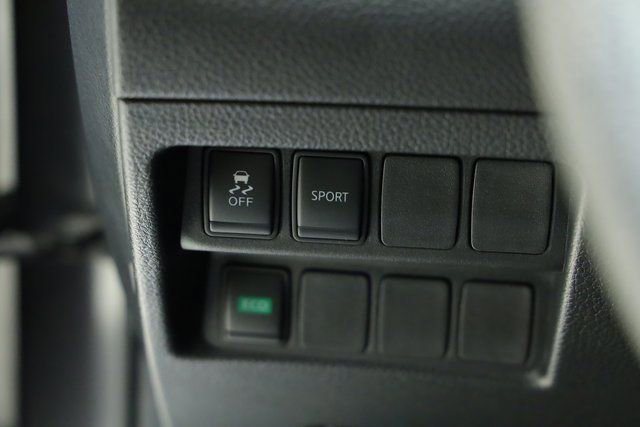 Used 2016 Nissan Rogue SV image 23